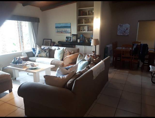 2.5 BEDROOM HOUSE RENTED IN CRESTHOLME